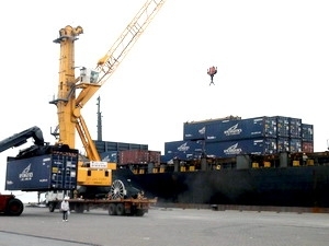 ທ່ານຮອງນາຍົກລັດຖະມົນຕີ Hoang Trung Hai ລົງກວດກາ  ການວາງແຜນກຳນົດທ່າກຳປັ່ນເລກ 5